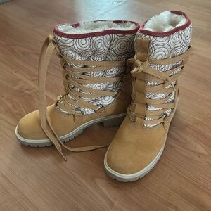 Timberland winter boots SZ: 6.5